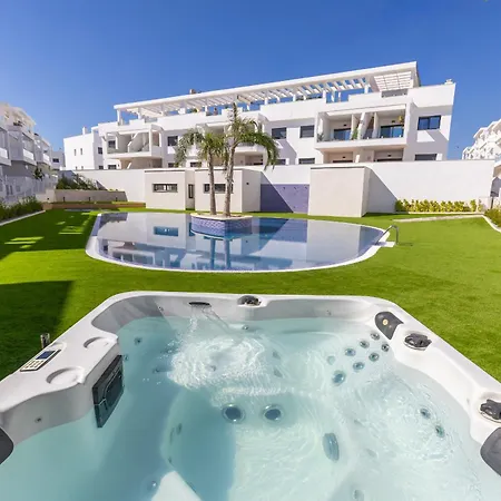 Cosy Casa Nalia - With Terrace, Pools & Jacuzzi Apartamento