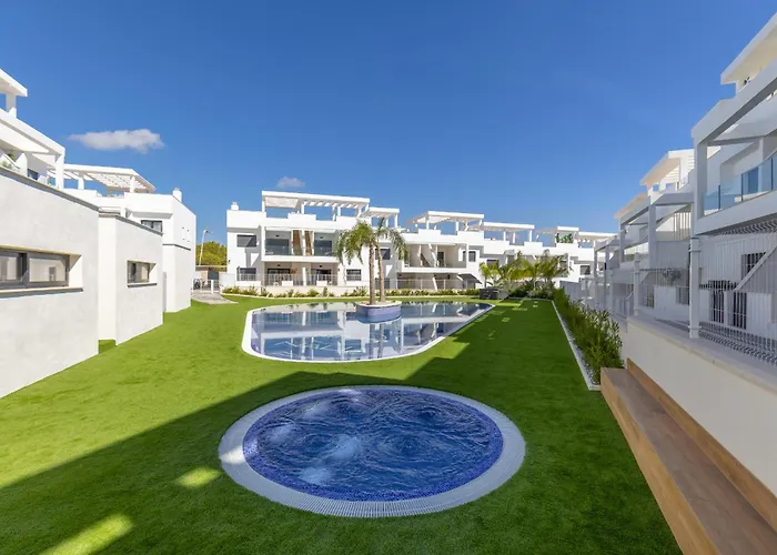 Cosy Casa Nalia - With Terrace, Pools & Jacuzzi Torrevieja